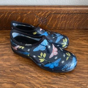 NWOT Women’s Sloggers size 10